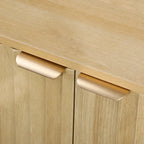 Buffet enfilade moderne cannelé de 140 cm avec poignées dorées et 5 pieds