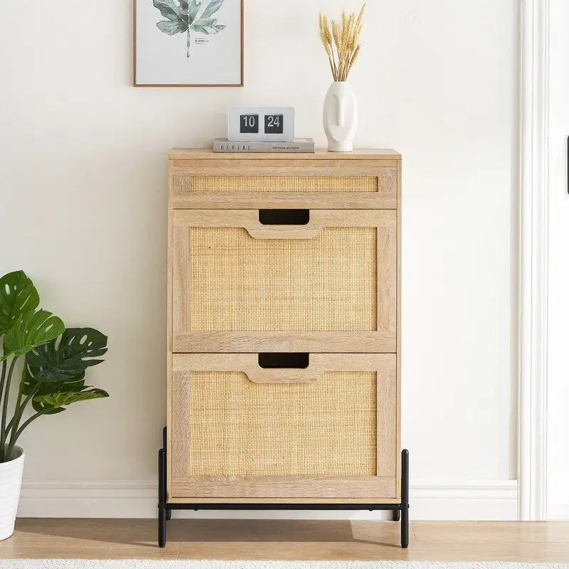 Meuble à chaussures noir moderne avec 2 portes abattantes, tiroir supérieur et design en rotin – Rangement pour entrée